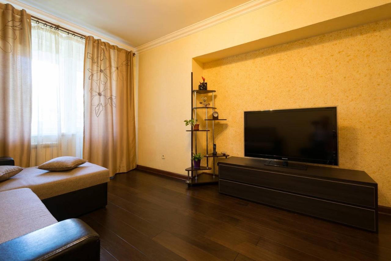 Nadezhda Apartments In Touristic Area, On The Dostyk Avenue 89 Almaty Extérieur photo