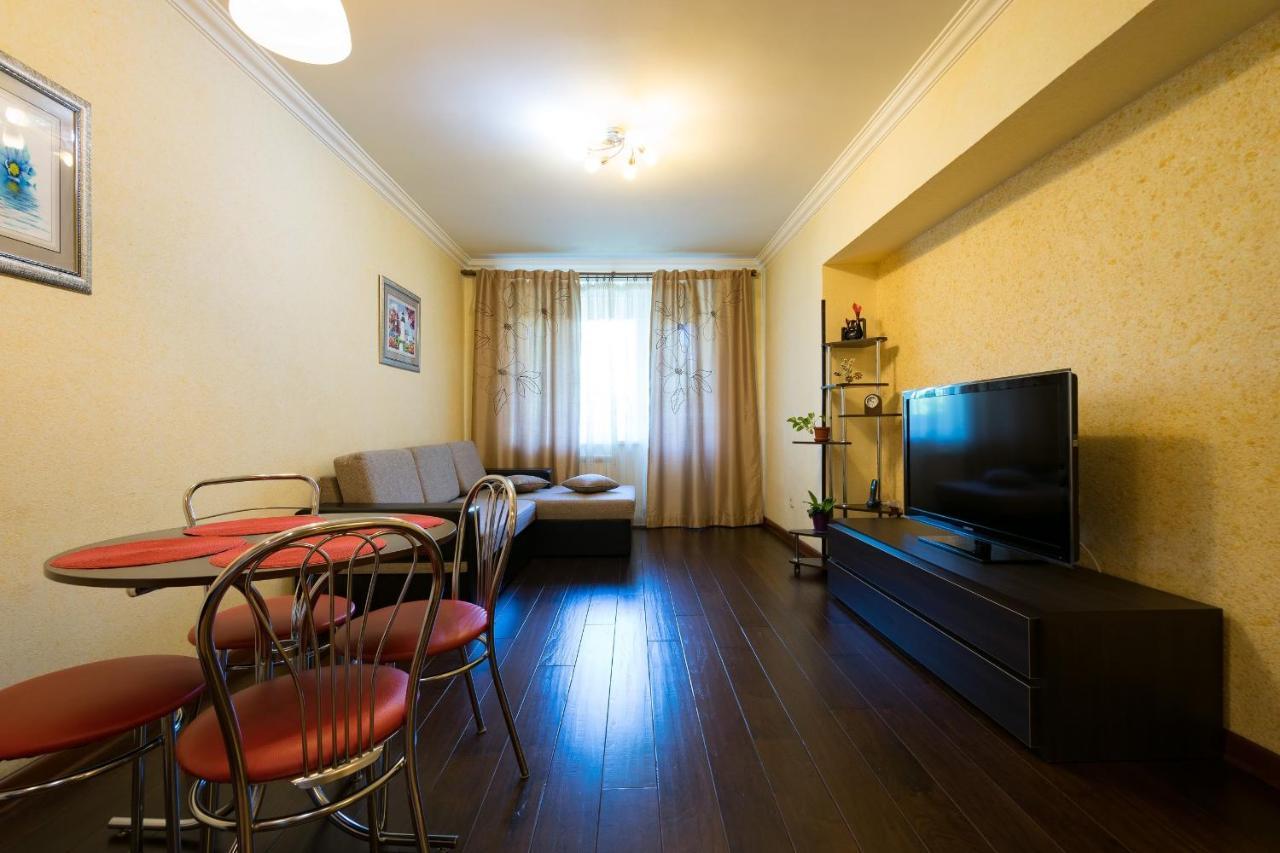 Nadezhda Apartments In Touristic Area, On The Dostyk Avenue 89 Almaty Extérieur photo