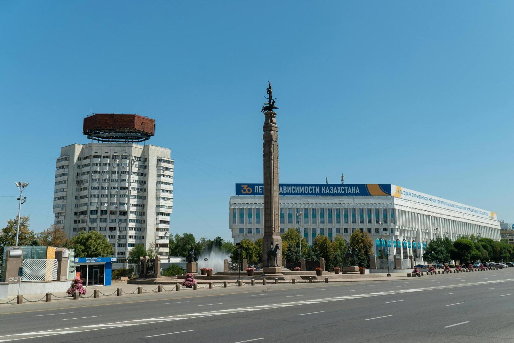 Nadezhda Apartments In Touristic Area, On The Dostyk Avenue 89 Almaty Extérieur photo